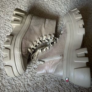 Steve Madden Sutton Gold Metallic Platform High-Top Boots